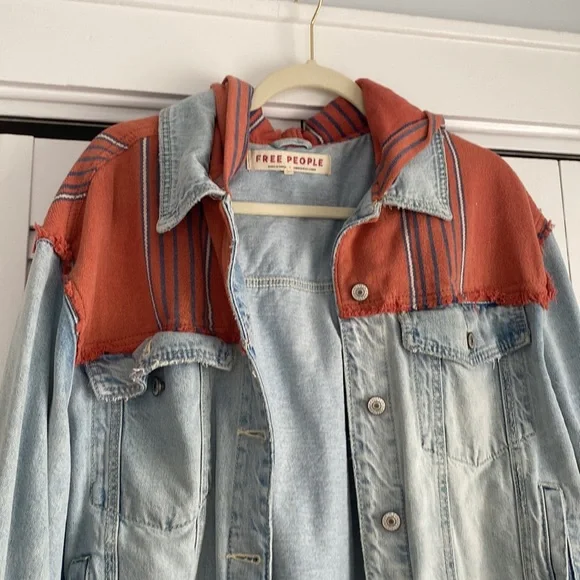 Cropped Free People Jean jacket with cloth hood - Picture 2 of 3